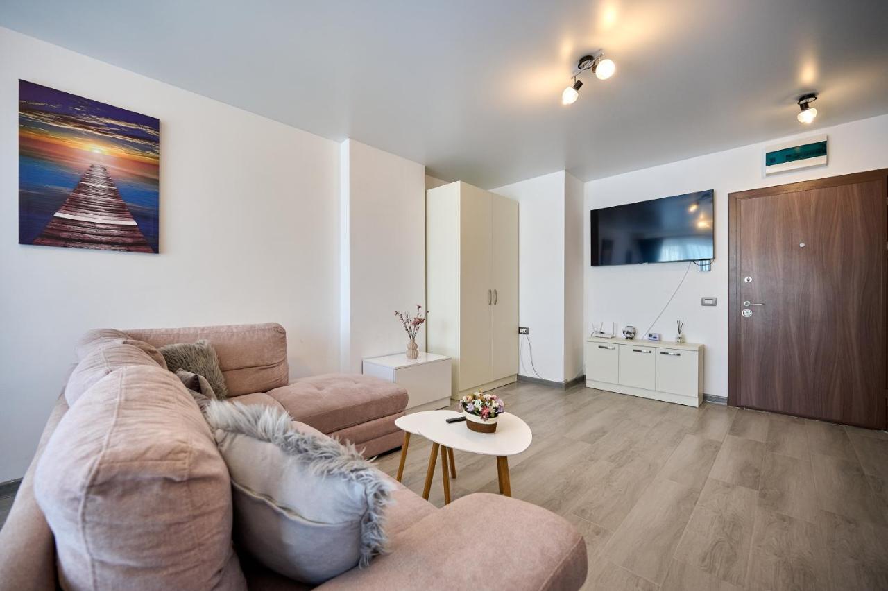 Palmas - Pool By N10 Apartment Năvodari Екстериор снимка
